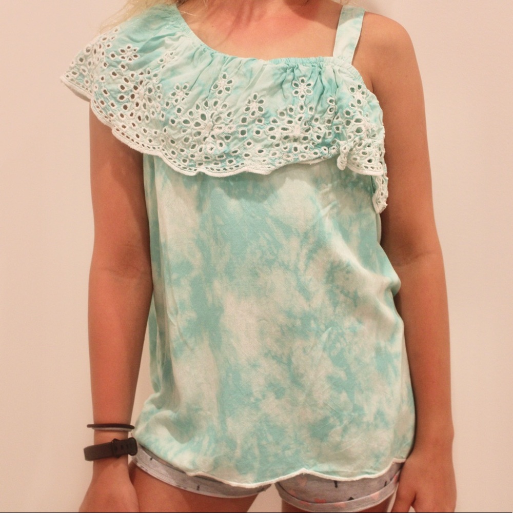 Justice top.